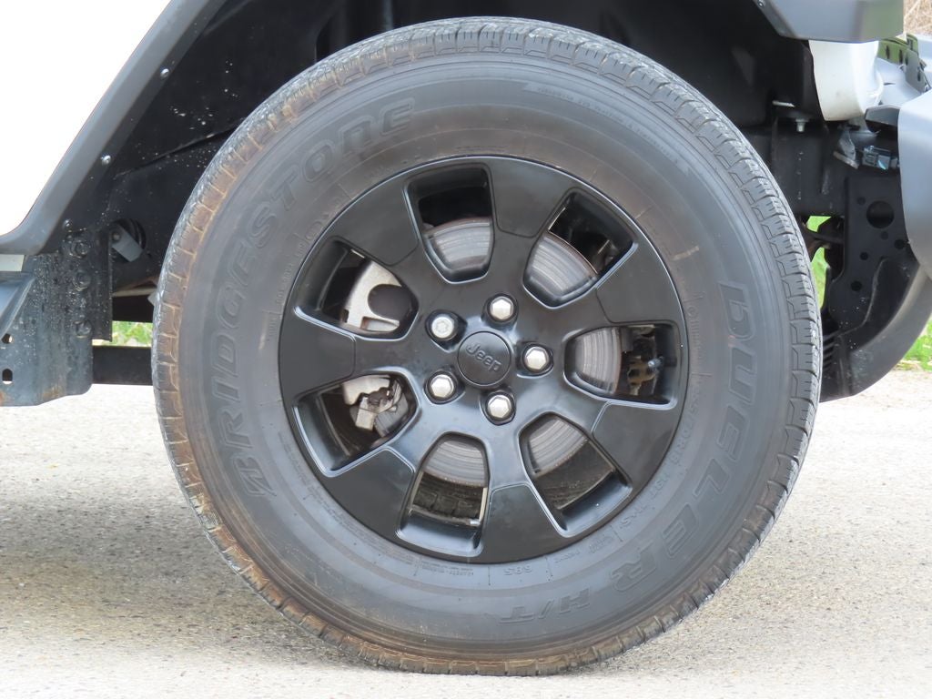 2023 Jeep Wrangler 4-Door Sahara