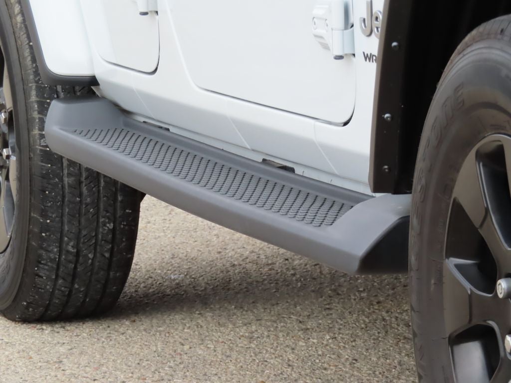2023 Jeep Wrangler 4-Door Sahara