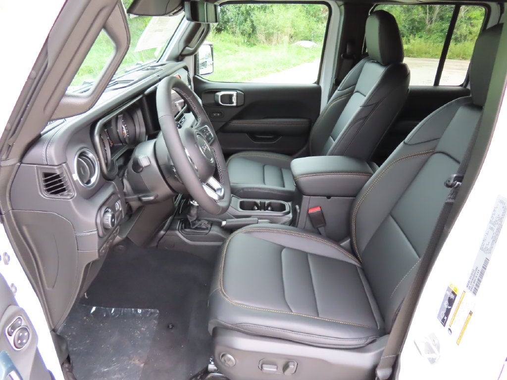 2027 Jeep Wrangler WRANGLER 4-DOOR SAHARA