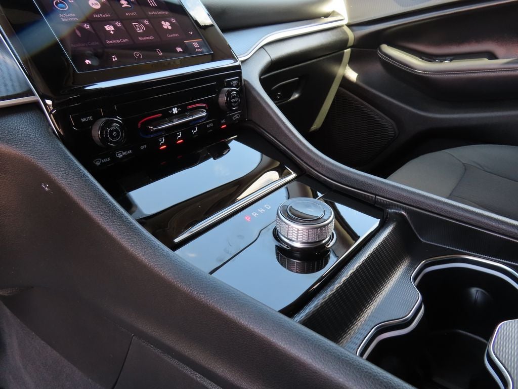 2024 Jeep Grand Cherokee Laredo X 4x4