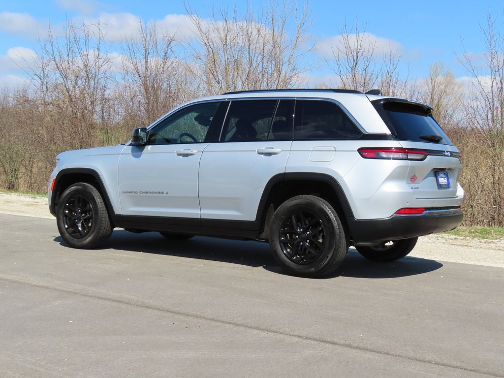 2024 Jeep Grand Cherokee Laredo X 4x4