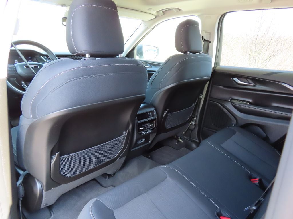 2024 Jeep Grand Cherokee Laredo X 4x4