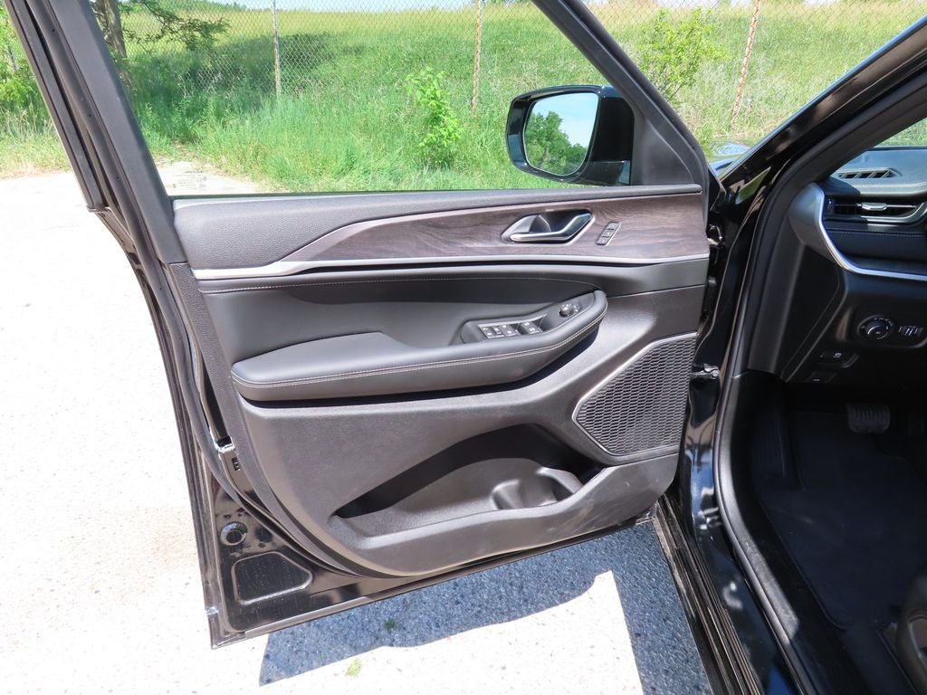 2026 Jeep Grand Cherokee Limited Reserve