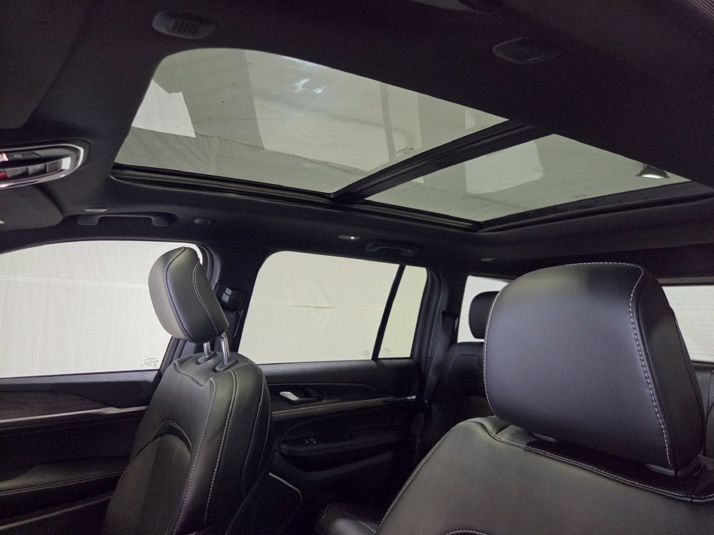2027 Jeep Grand Cherokee GRAND CHEROKEE LIMITED RESERVE 4X4