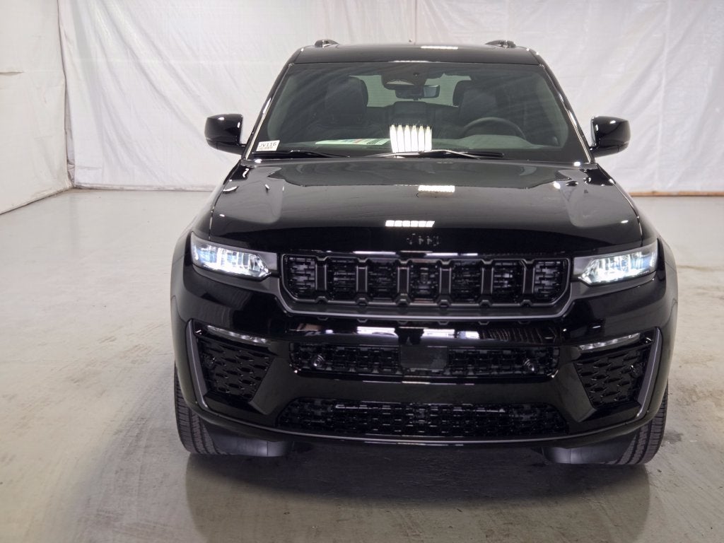 2027 Jeep Grand Cherokee GRAND CHEROKEE LIMITED RESERVE 4X4