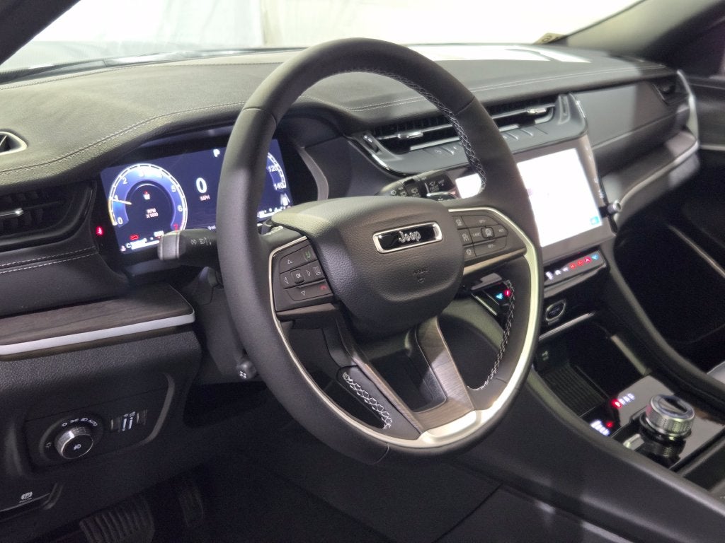 2027 Jeep Grand Cherokee GRAND CHEROKEE LIMITED RESERVE 4X4