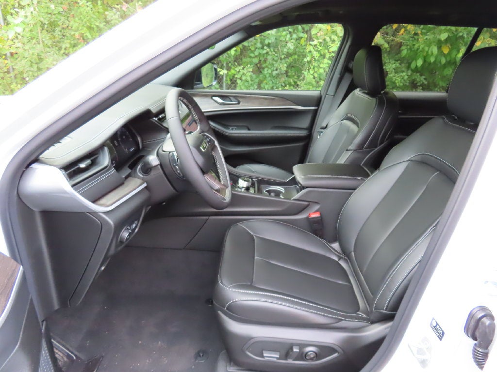 2027 Jeep Grand Cherokee GRAND CHEROKEE LIMITED 4X4