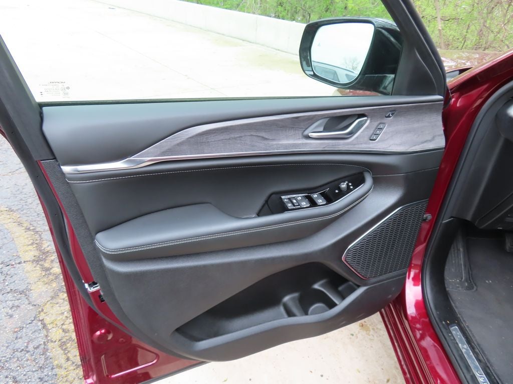 2025 Jeep Grand Cherokee GRAND CHEROKEE OVERLAND 4X4