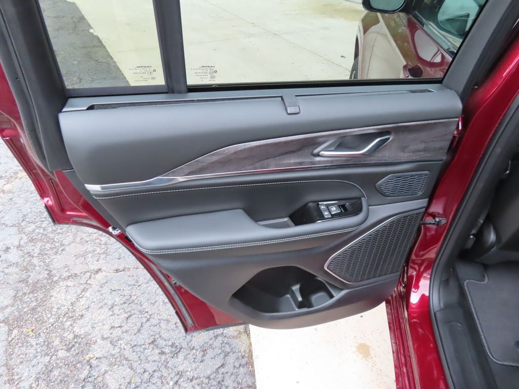 2025 Jeep Grand Cherokee GRAND CHEROKEE OVERLAND 4X4