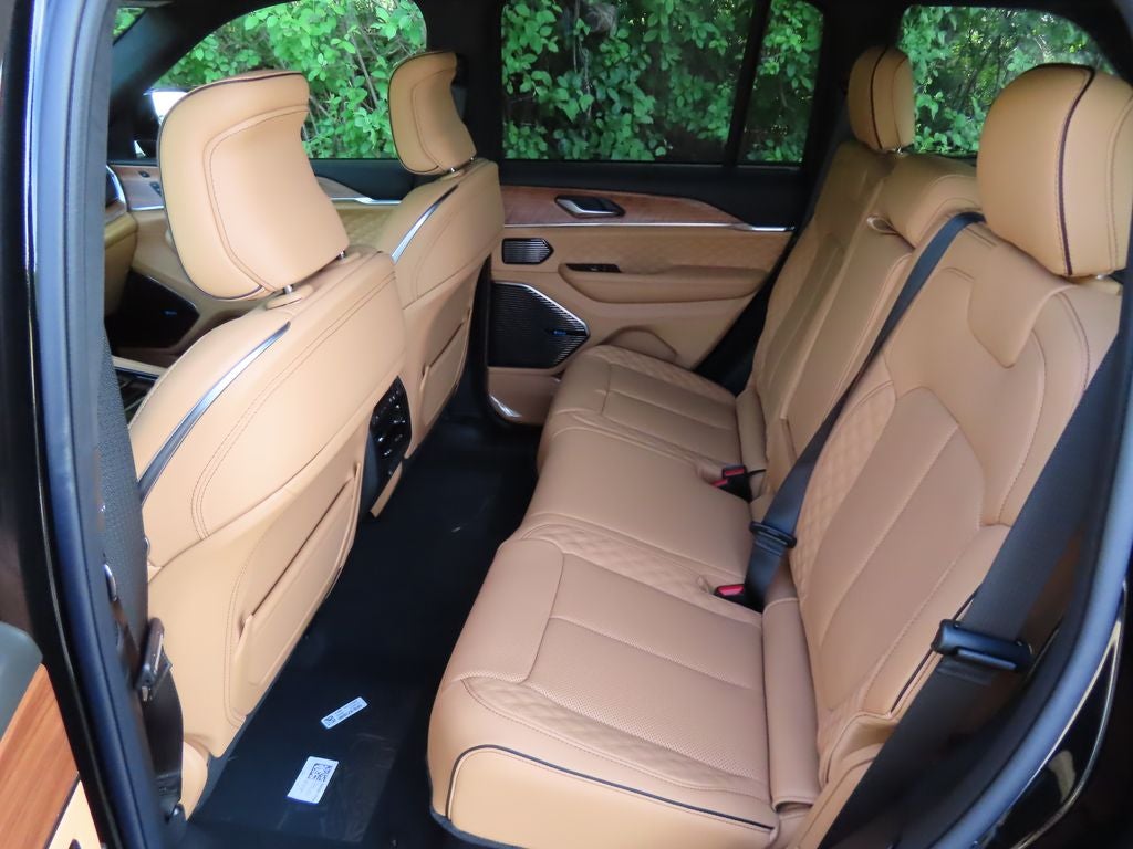 2026 Jeep Grand Cherokee GRAND CHEROKEE SUMMIT 4X4