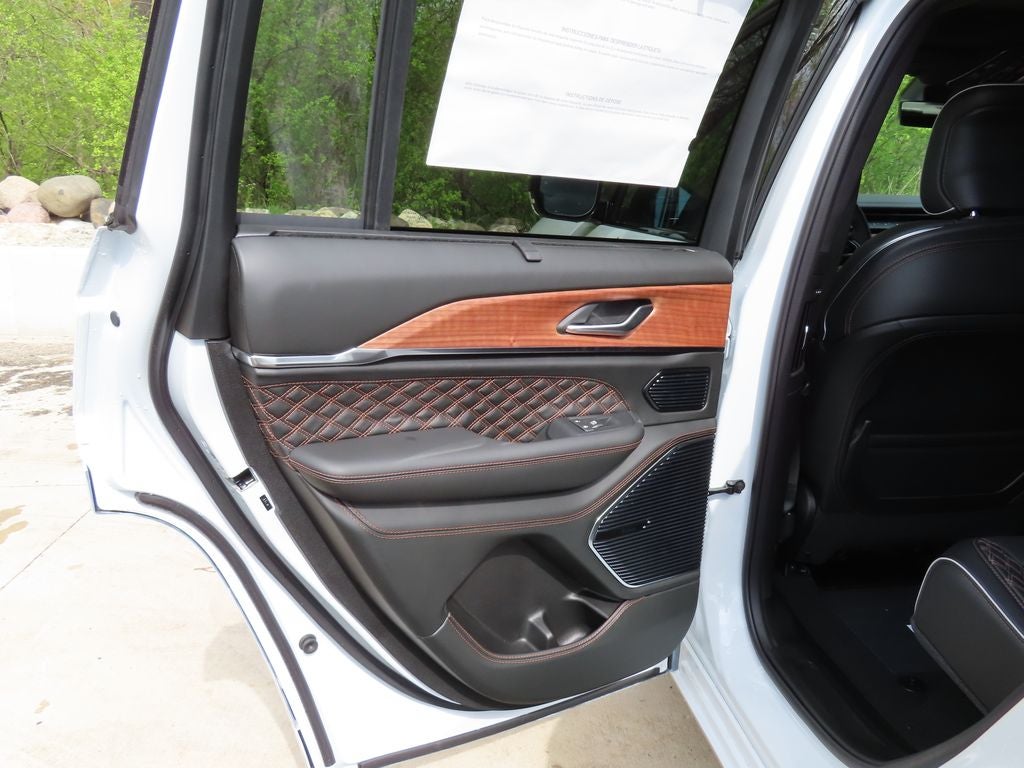 2026 Jeep Grand Cherokee GRAND CHEROKEE SUMMIT 4X4