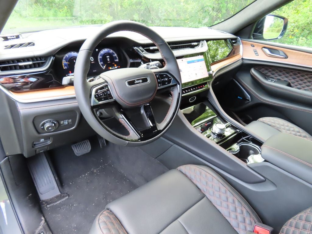 2027 Jeep Grand Cherokee Summit