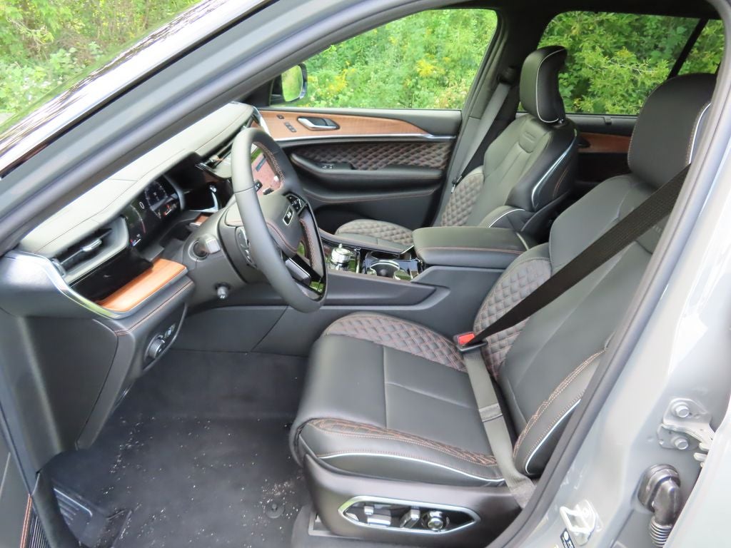 2027 Jeep Grand Cherokee Summit