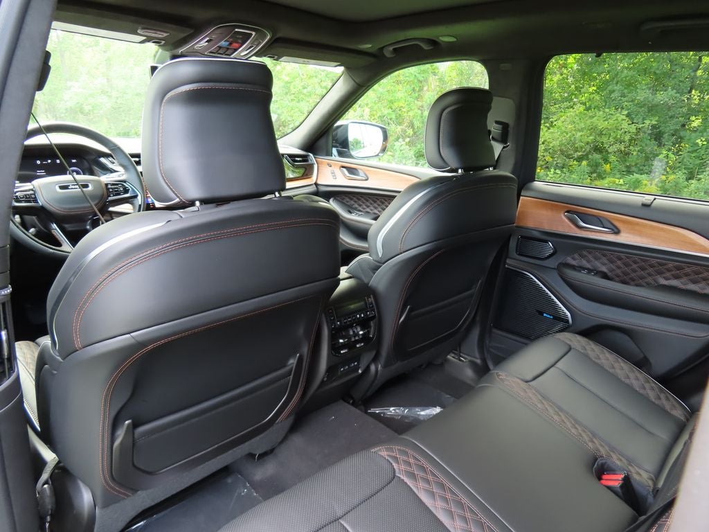 2027 Jeep Grand Cherokee Summit