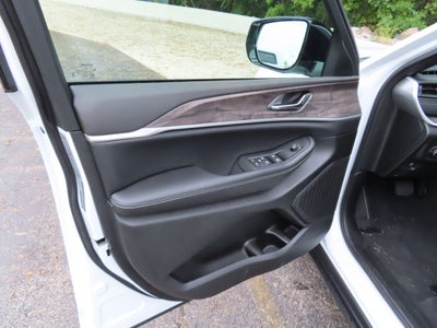 2027 Jeep Grand Cherokee L Laredo Altitude