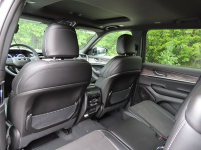 2027 Jeep Grand Cherokee L Laredo Altitude