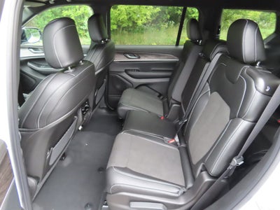 2027 Jeep Grand Cherokee L Laredo Altitude