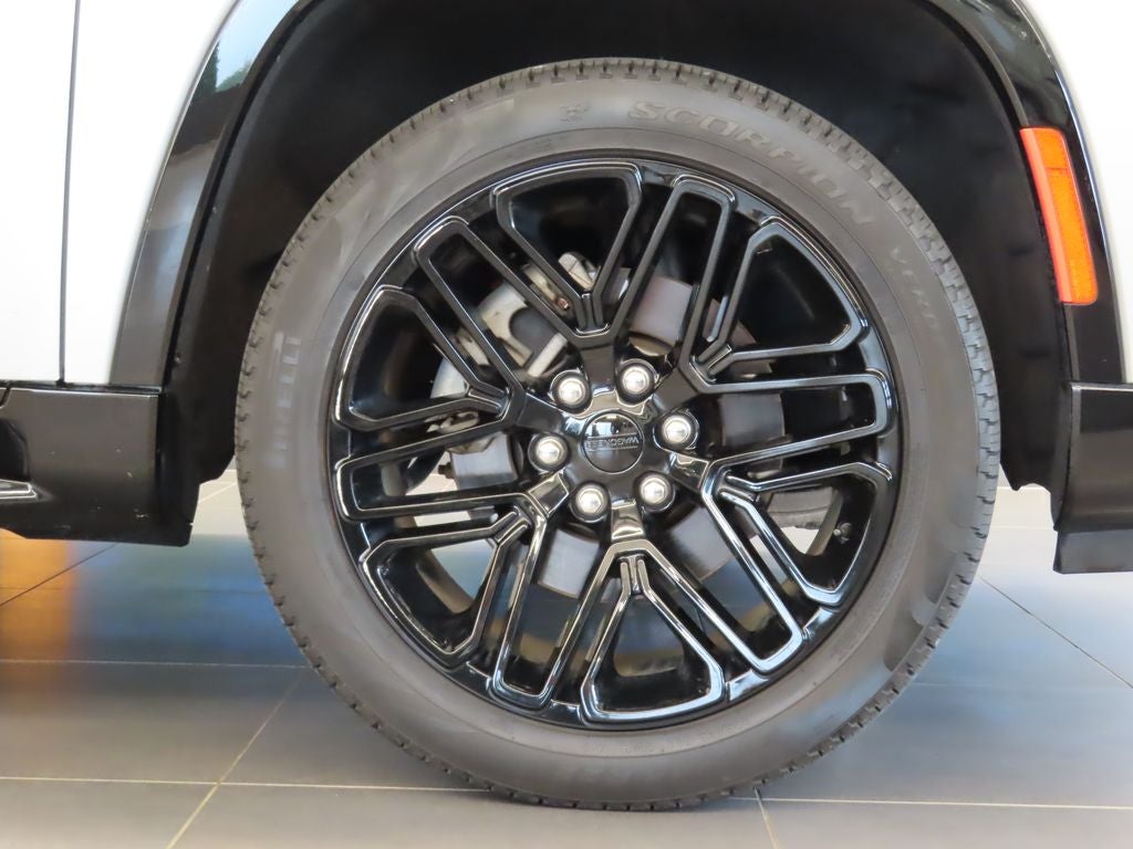 2024 Jeep Wagoneer Series II Carbide 4x4