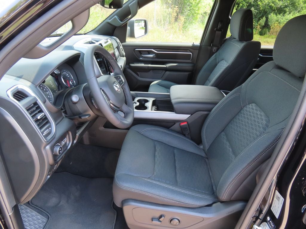 2025 RAM 1500 Big Horn Crew Cab 4x4 5'7' Box