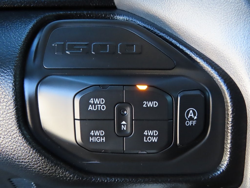 2022 RAM 1500 Laramie Crew Cab 4x4 5'7' Box