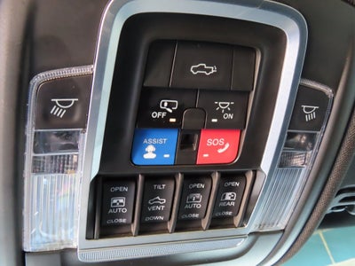 2022 RAM 1500 Laramie Crew Cab 4x4 5'7' Box