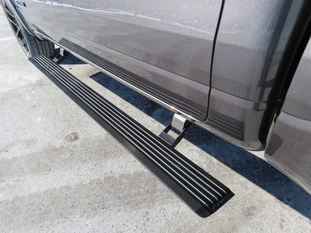 2022 RAM 1500 Laramie Crew Cab 4x4 5'7' Box