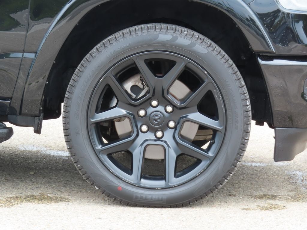 2022 RAM 1500 Laramie Crew Cab 4x4 5'7' Box