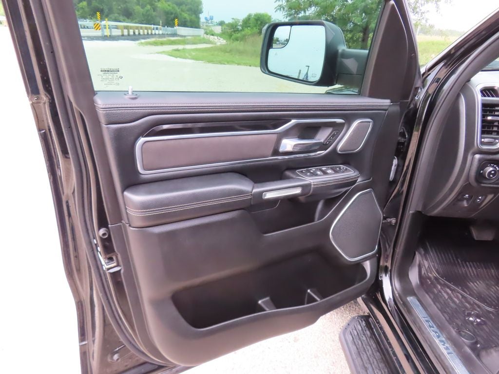 2022 RAM 1500 Laramie Crew Cab 4x4 5'7' Box