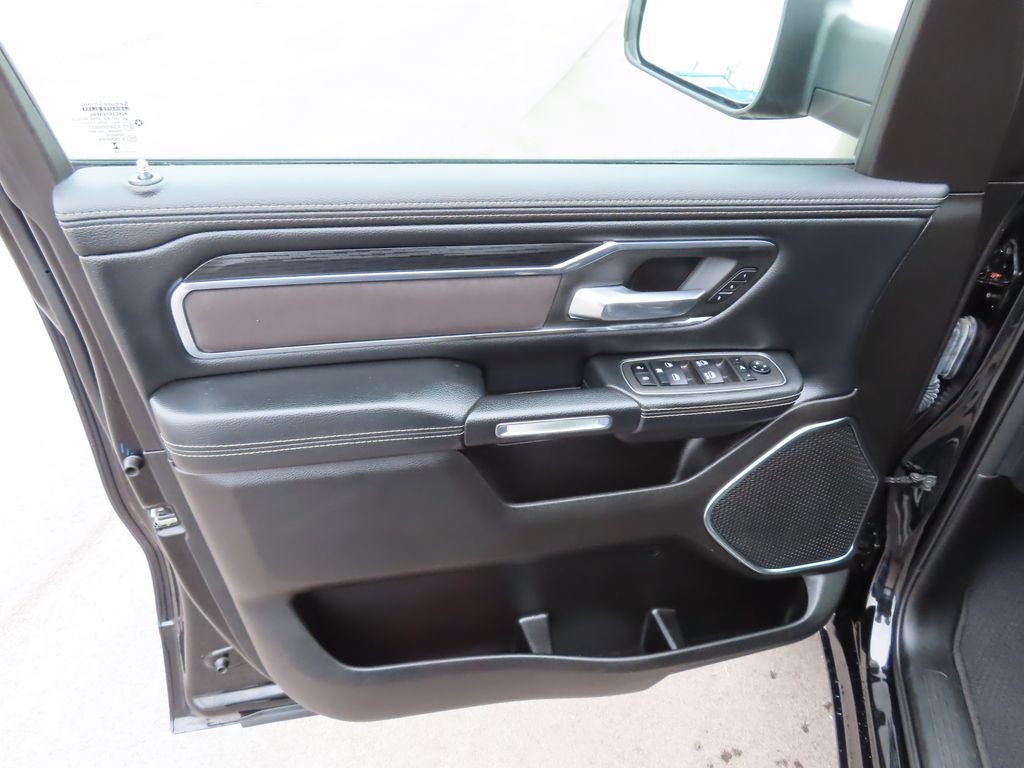 2024 RAM 1500 Laramie Crew Cab 4x4 5'7' Box