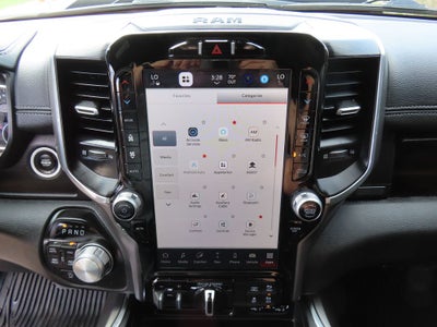 2023 RAM 1500 Laramie Crew Cab 4x4 5'7' Box