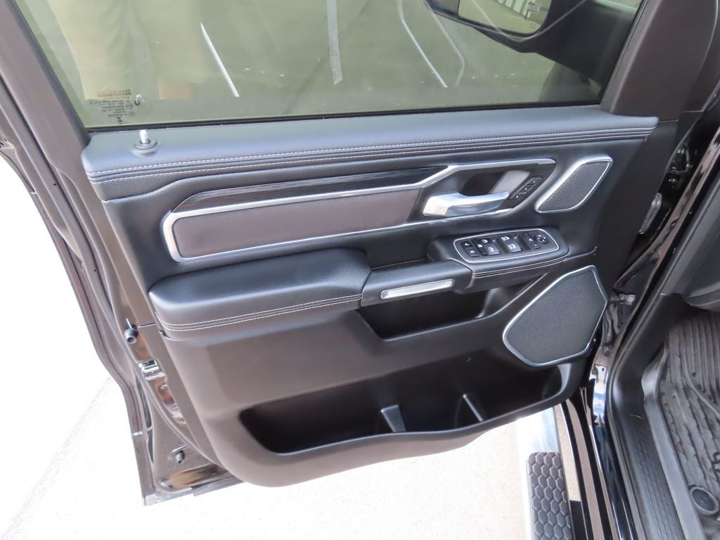 2023 RAM 1500 Laramie Crew Cab 4x4 5'7' Box