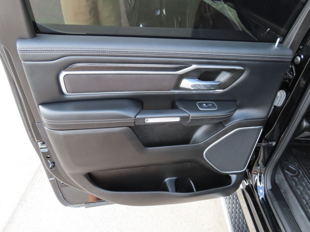 2023 RAM 1500 Laramie Crew Cab 4x4 5'7' Box