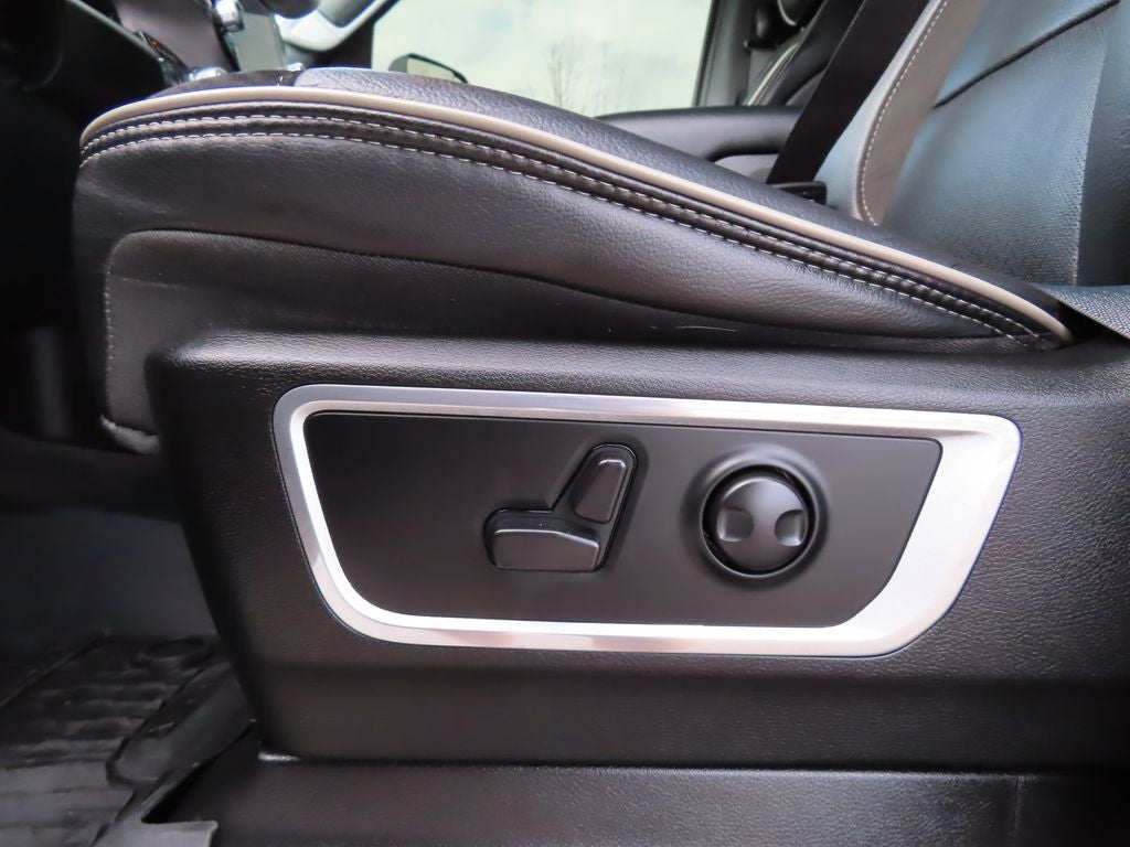 2023 RAM 1500 Laramie Crew Cab 4x4 5'7' Box