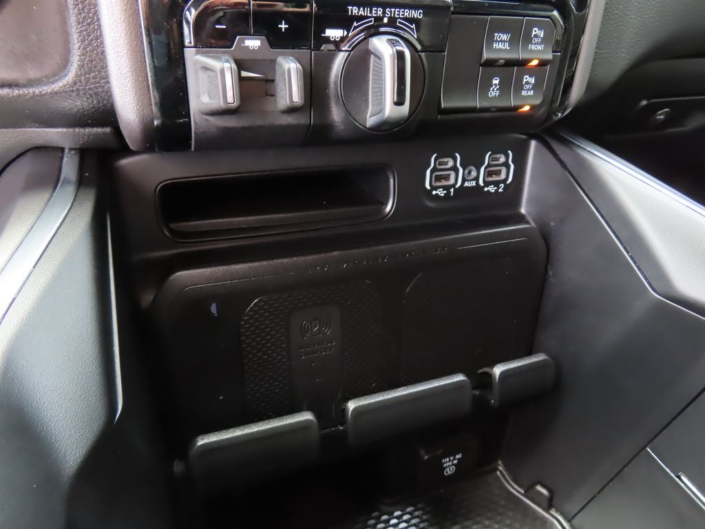 2023 RAM 1500 Laramie Crew Cab 4x4 5'7' Box