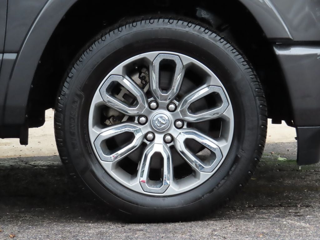 2021 RAM 1500 Laramie Crew Cab 4x4 5'7' Box