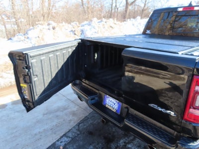 2020 RAM 1500 Laramie Crew Cab 4x4 5'7' Box