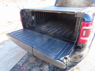 2020 RAM 1500 Laramie Crew Cab 4x4 5'7' Box