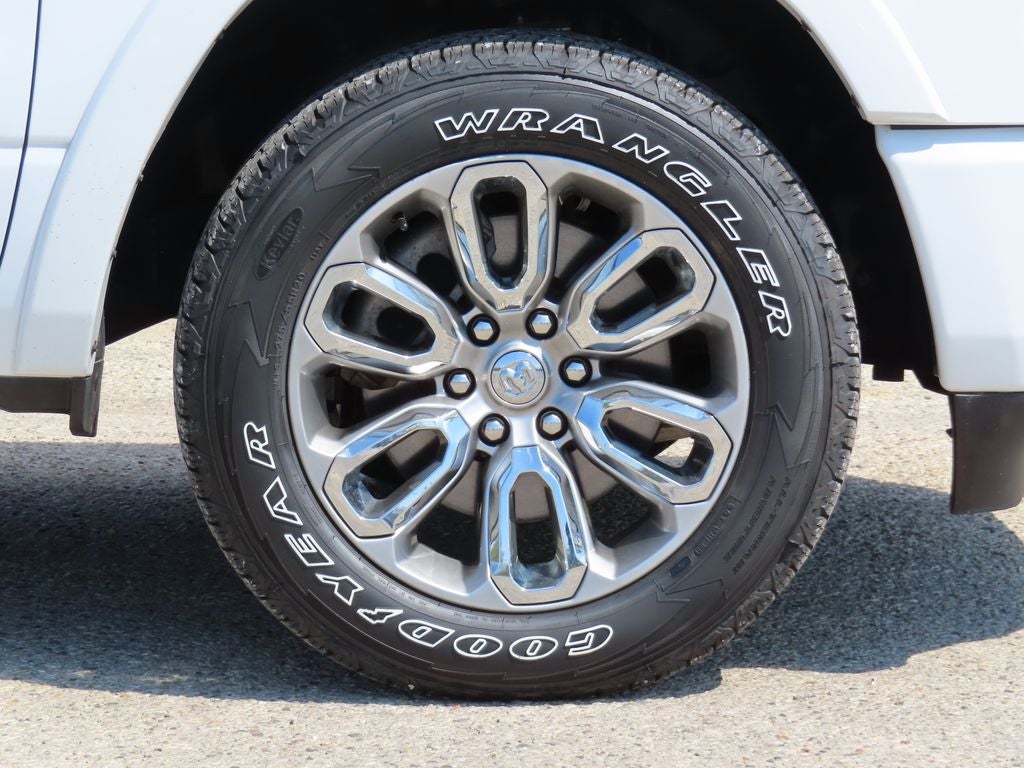 2022 RAM 1500 Laramie Crew Cab 4x4 5'7' Box