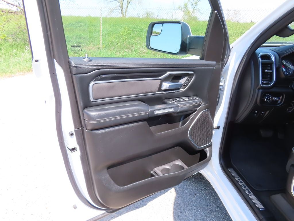 2022 RAM 1500 Laramie Crew Cab 4x4 5'7' Box