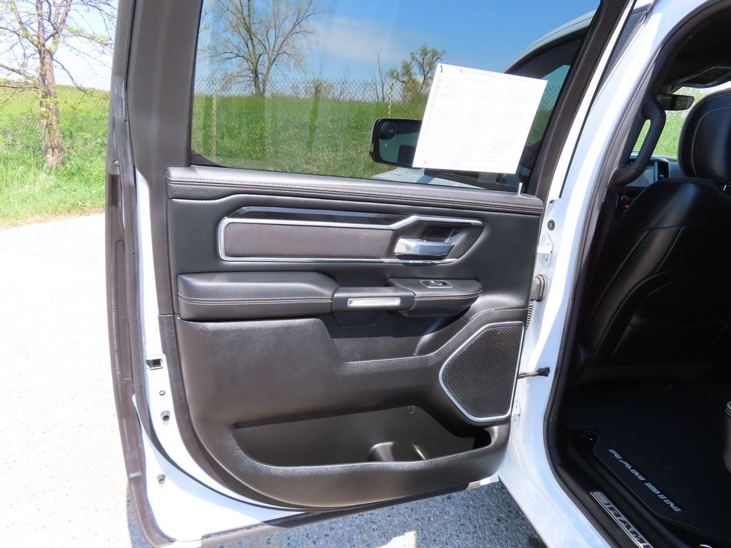 2022 RAM 1500 Laramie Crew Cab 4x4 5'7' Box