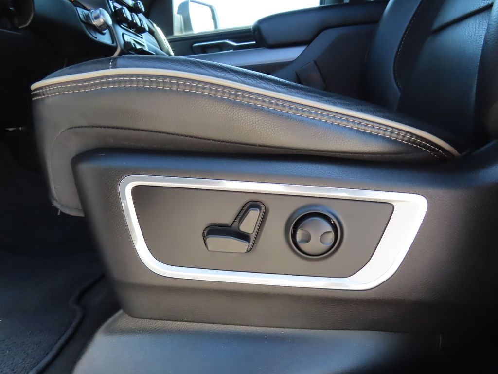 2022 RAM 1500 Laramie Crew Cab 4x4 5'7' Box