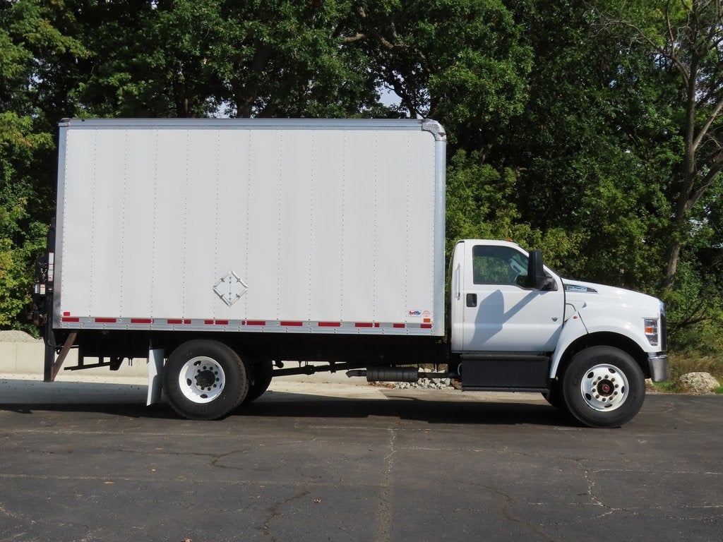 2022 Ford F-750SD Base
