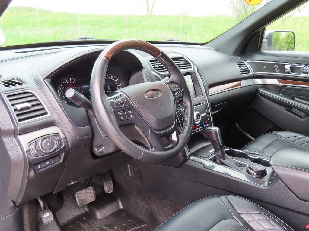 2017 Ford Explorer Platinum