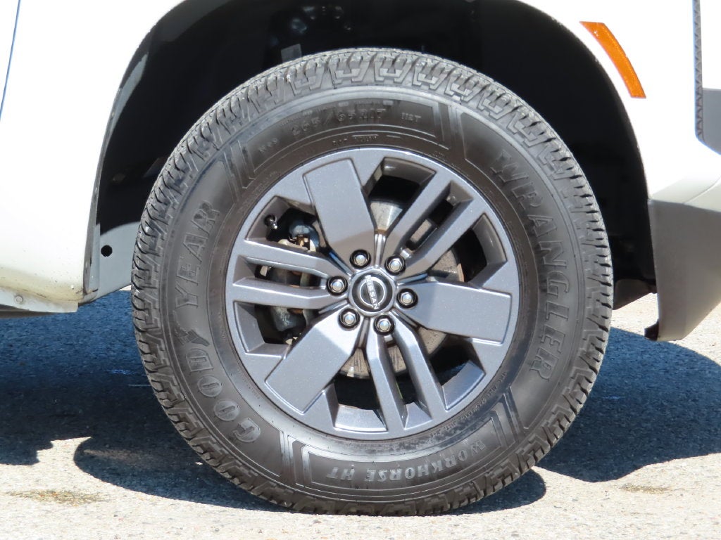 2025 Nissan Frontier Crew Cab SV 4x4