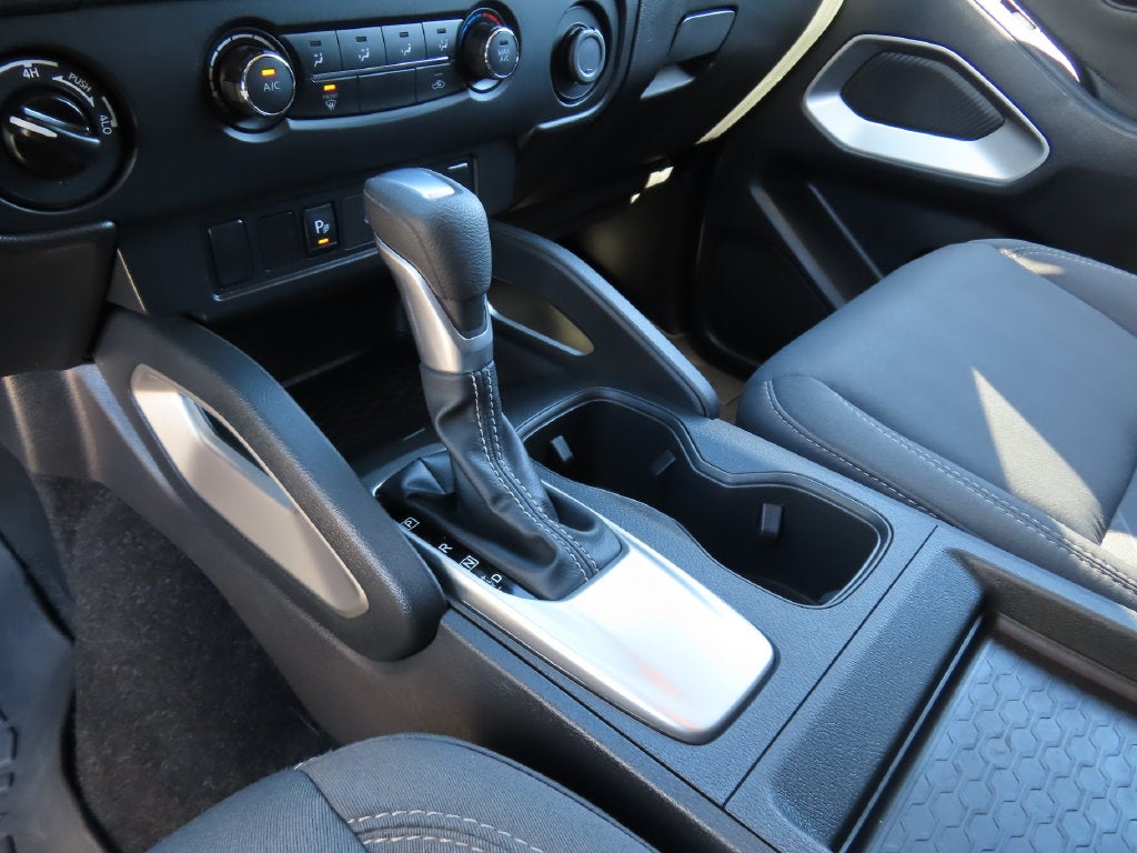 2025 Nissan Frontier Crew Cab SV 4x4