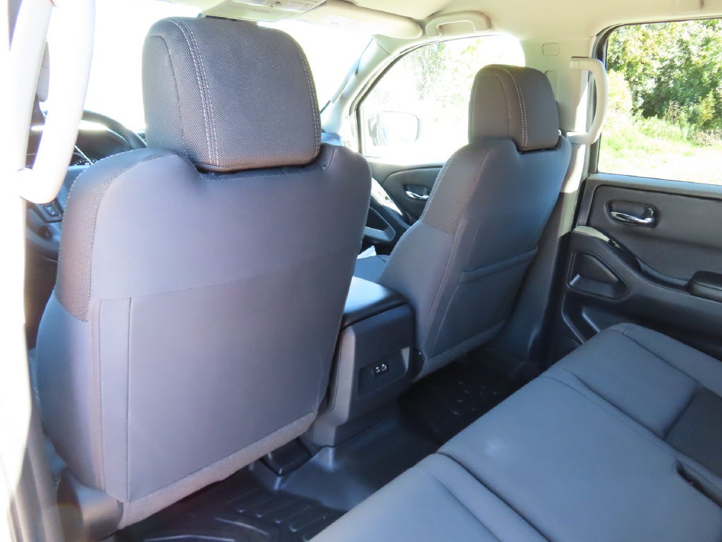 2025 Nissan Frontier Crew Cab SV 4x4