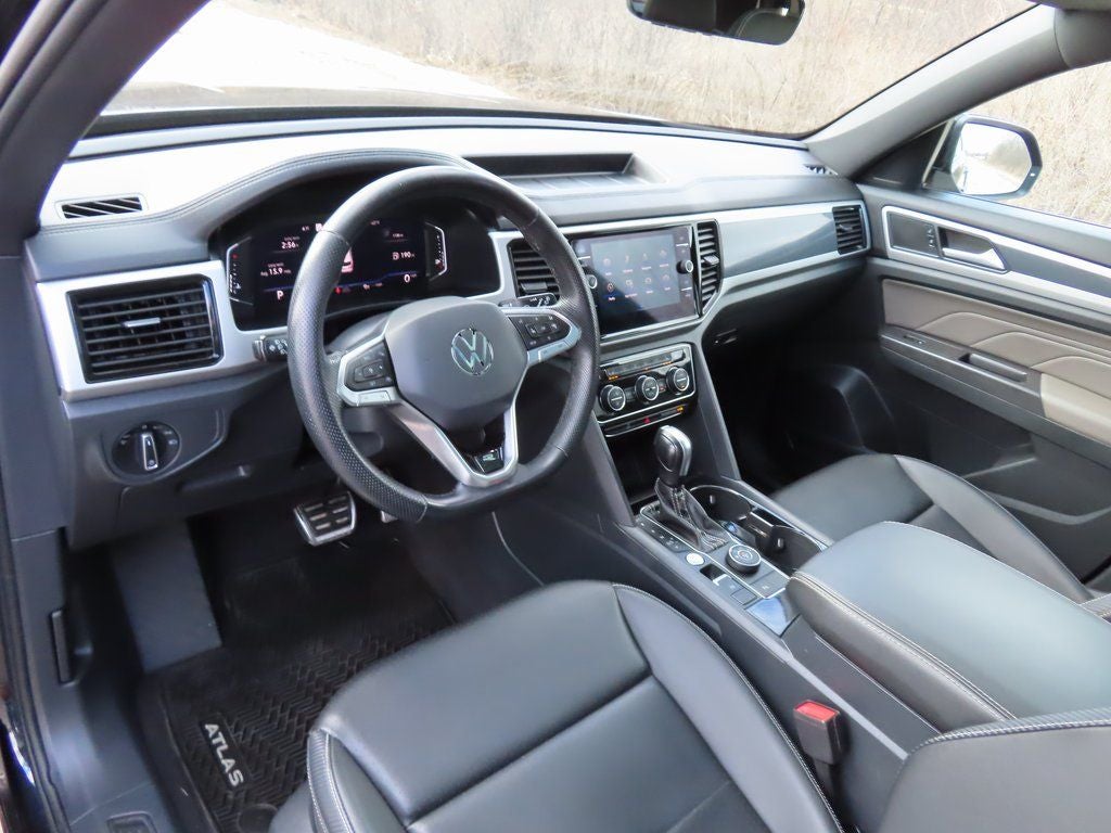 2023 Volkswagen Atlas Cross Sport 2.0T SEL R-Line Black