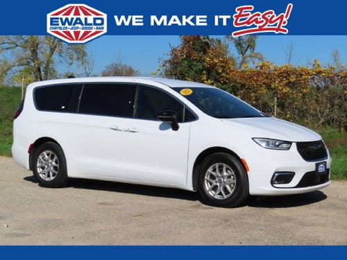 2025 Chrysler Pacifica Select
