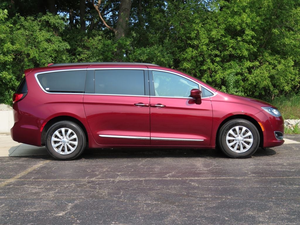 2017 Chrysler Pacifica Touring L
