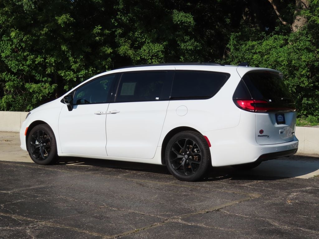 2025 Chrysler Pacifica Limited